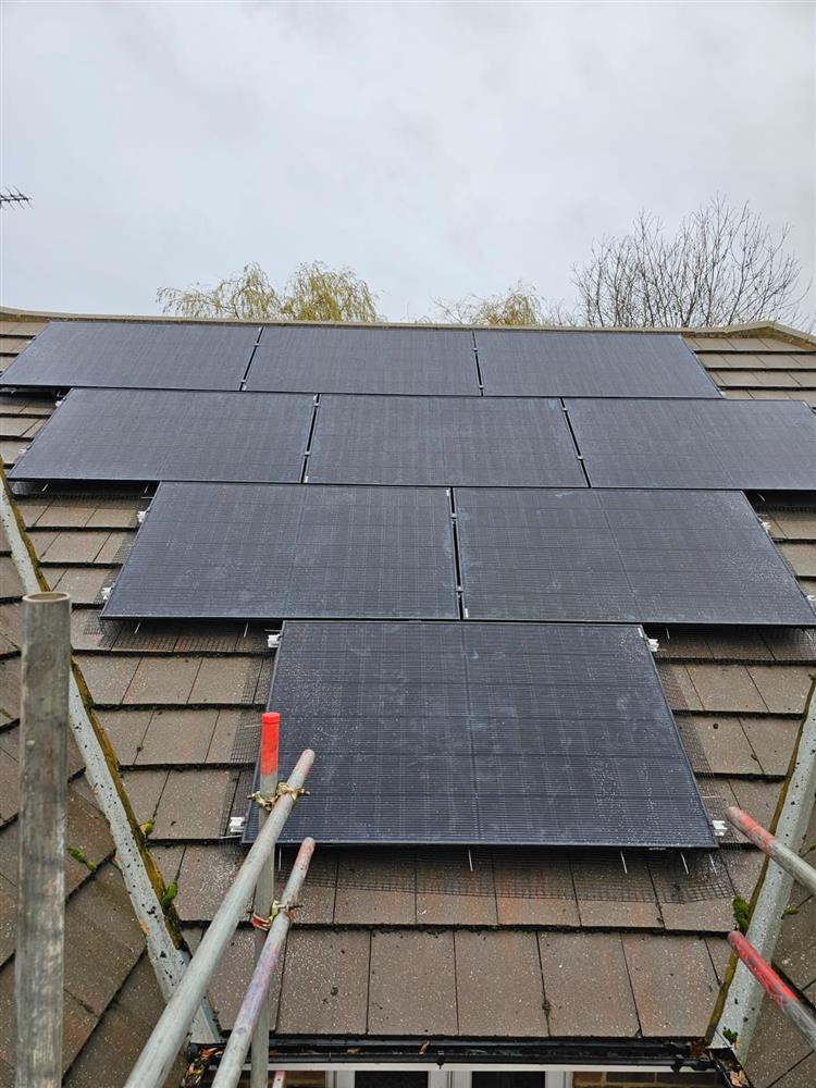 Domestic Solar and Battery Installation in Bracknell, Berkshire.