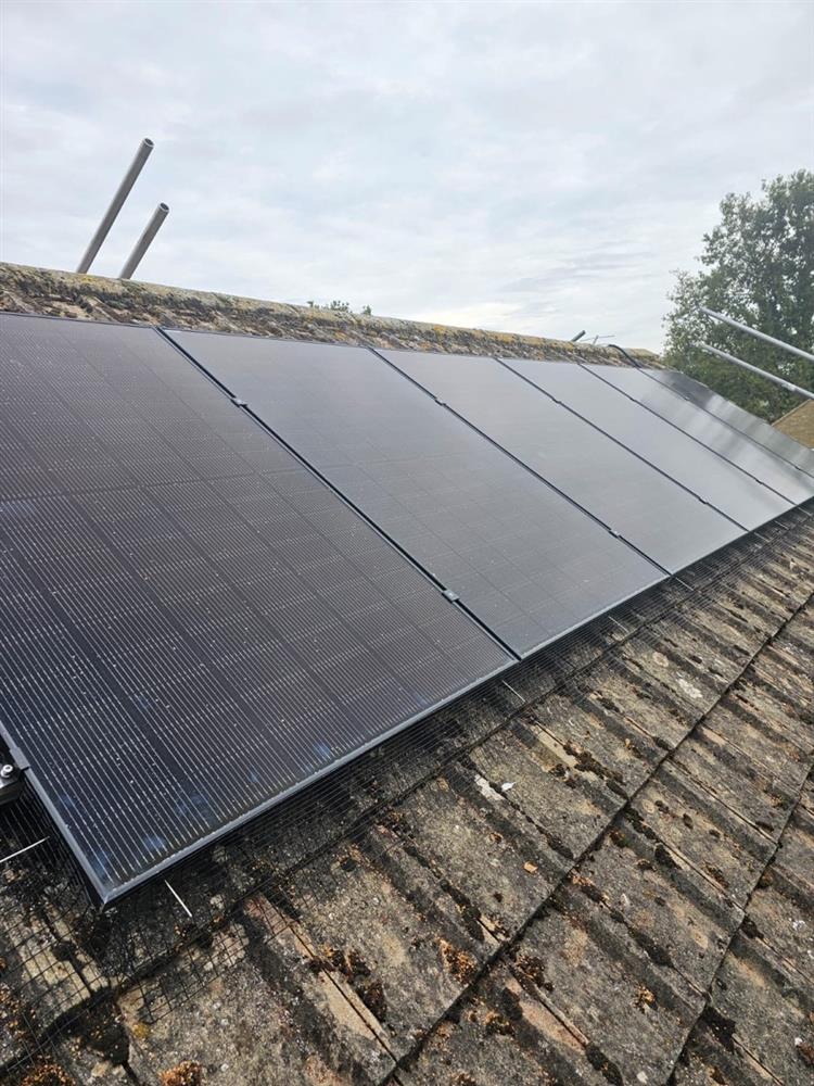 Domestic Solar and Battery Installation in Buckingham, Buckinghamshire.