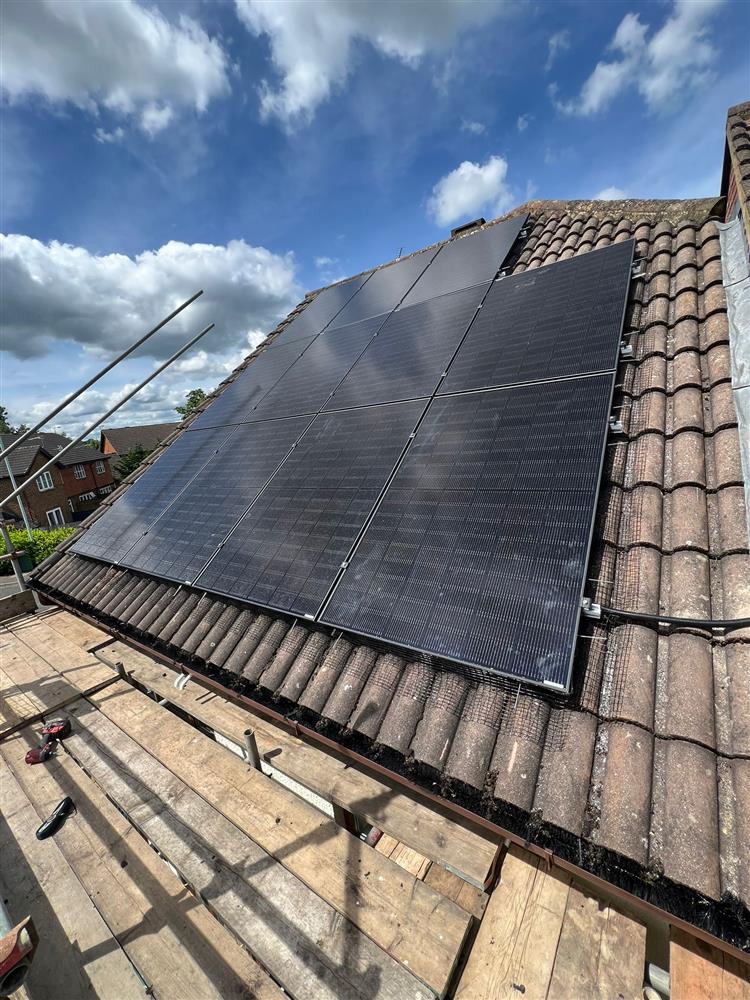 Domestic Solar and Battery Installation in Bracknell, Berkshire