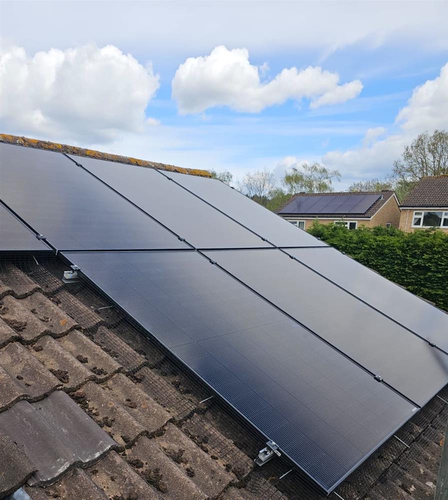 Domestic Solar and Battery Installation in Sandhurst, Berkshire.