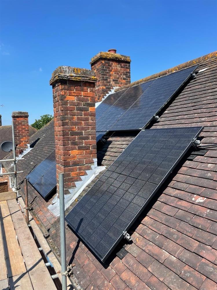 Domestic Solar and Battery Installation in Bracknell, Berkshire