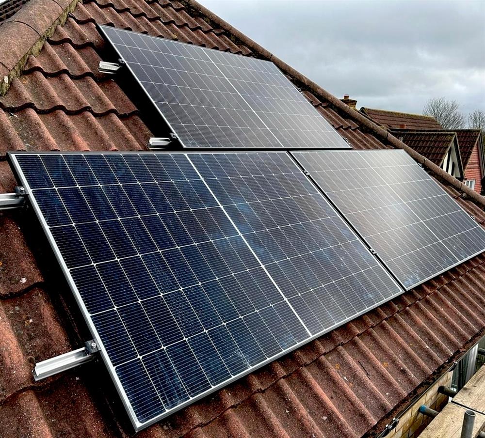 Domestic Solar and Battery Installation in Milton Keynes, Buckinghamshire.