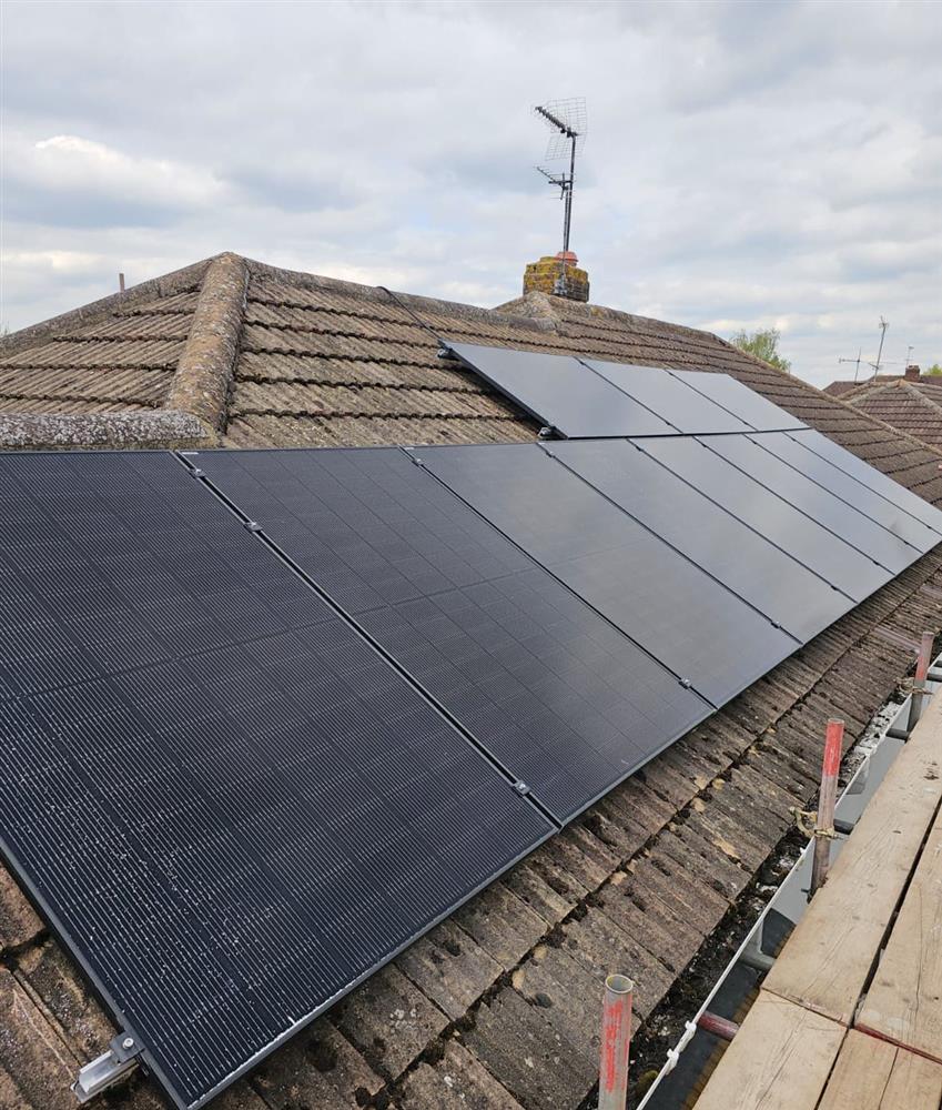 Domestic Solar and Battery Installation in Reading, Berkshire.