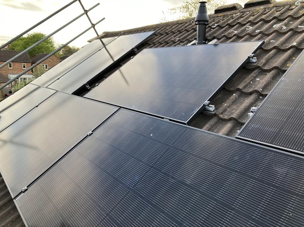 Domestic Solar Panel and Battery Install in Milton Keynes, Buckinghamshire
