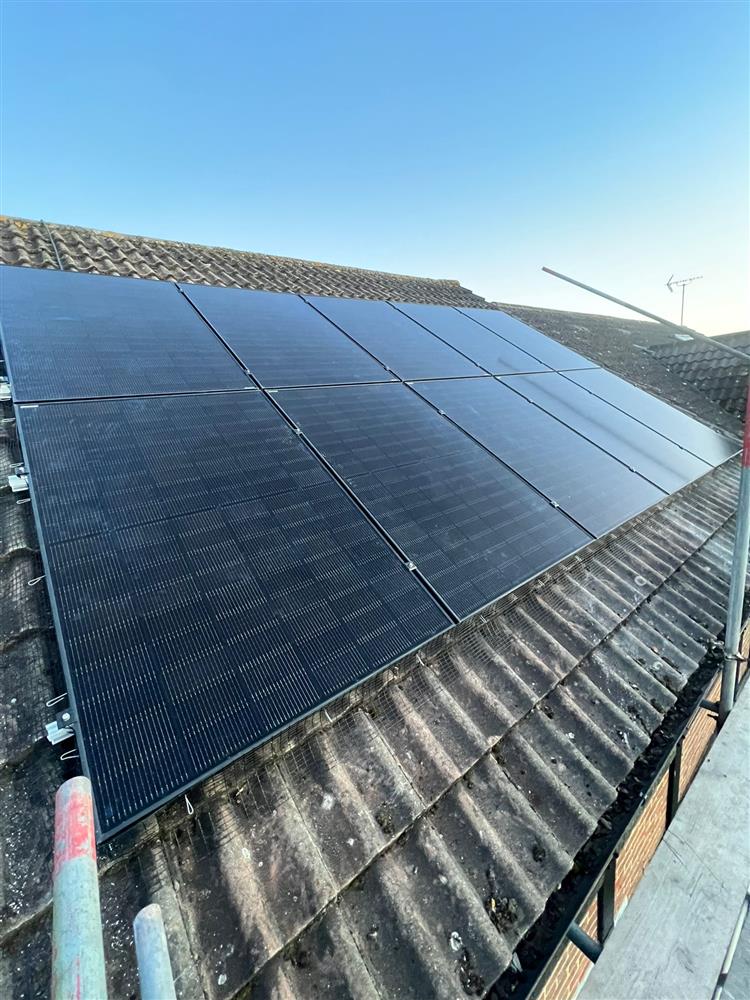 Domestic Solar and Battery Installation in Bracknell, Berkshire.